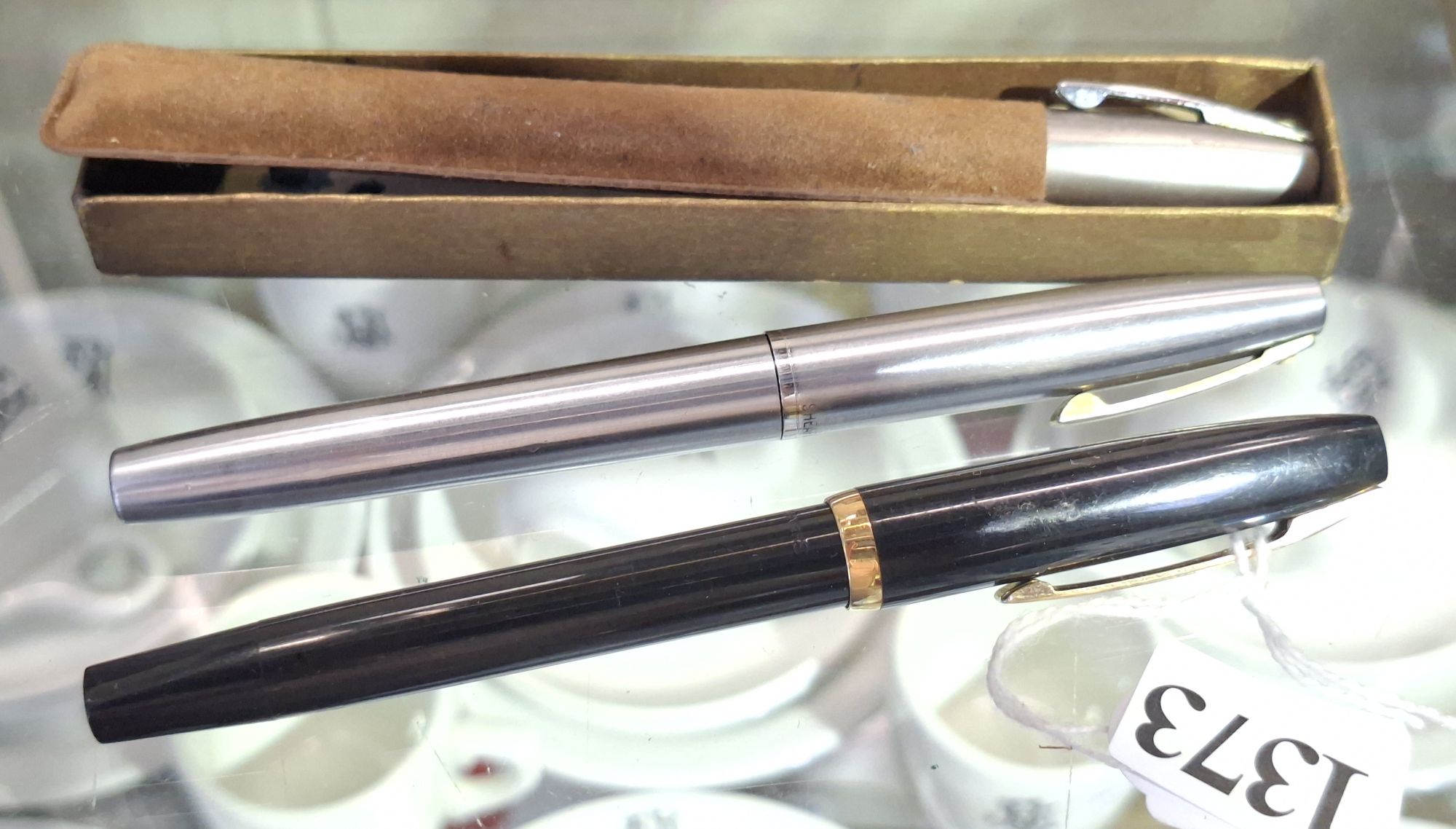 1373 · GROUP OF FOUNTAIN PENS