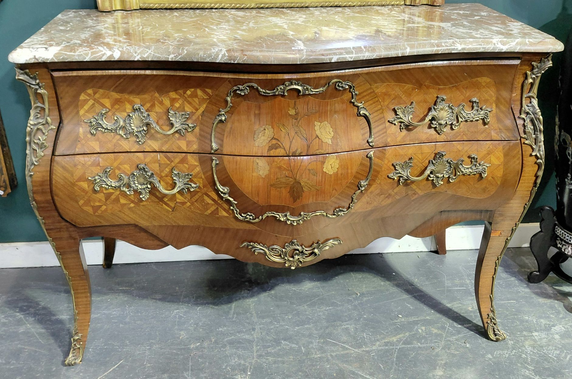 541 · FRENCH BOMBE COMMODE
