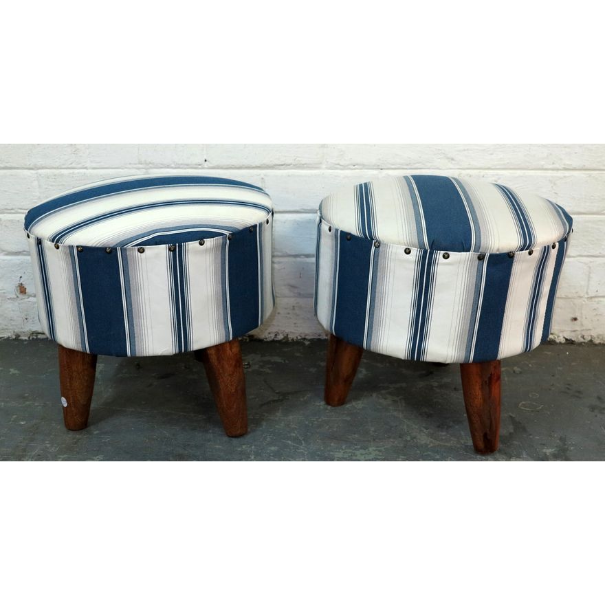 PAIR OF STOOLS,