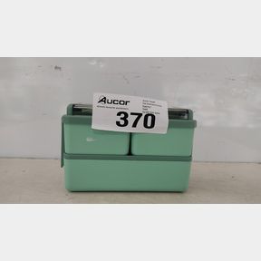 GREEN DOUBLE LAYER PLASTIC LUNCH BOX / TEN-TECH -