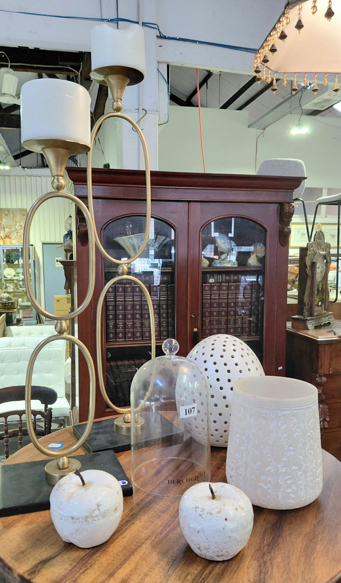 107 · DECORATORS ITEMS