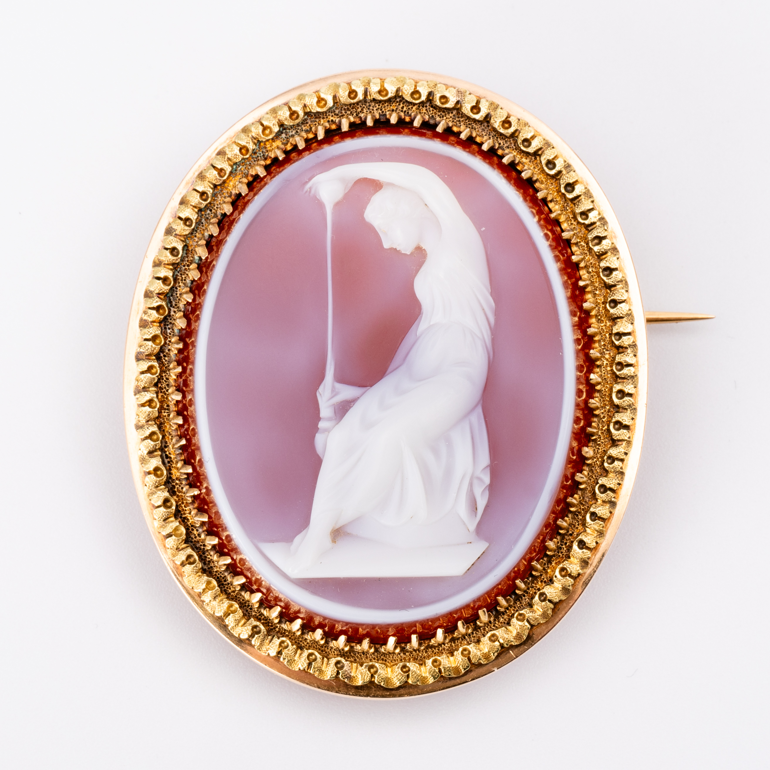 Agate Cameo Brooch in 18ct Gold