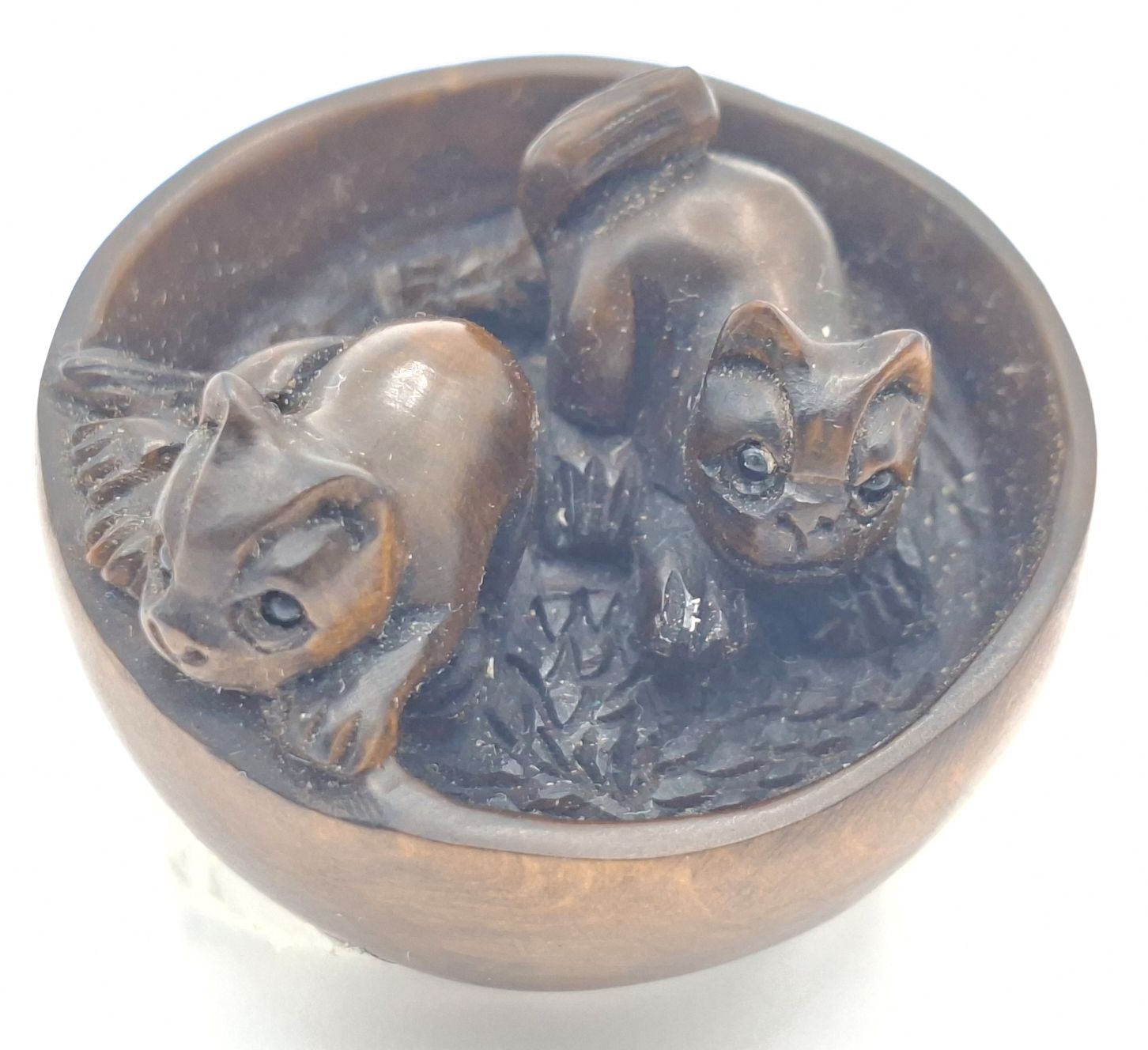 83 · CARVED JAPANESE BOXWOOD NETSUKE