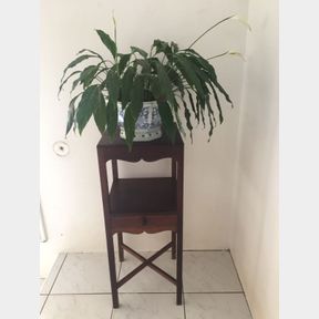 Gorgeous little table with drawer unit