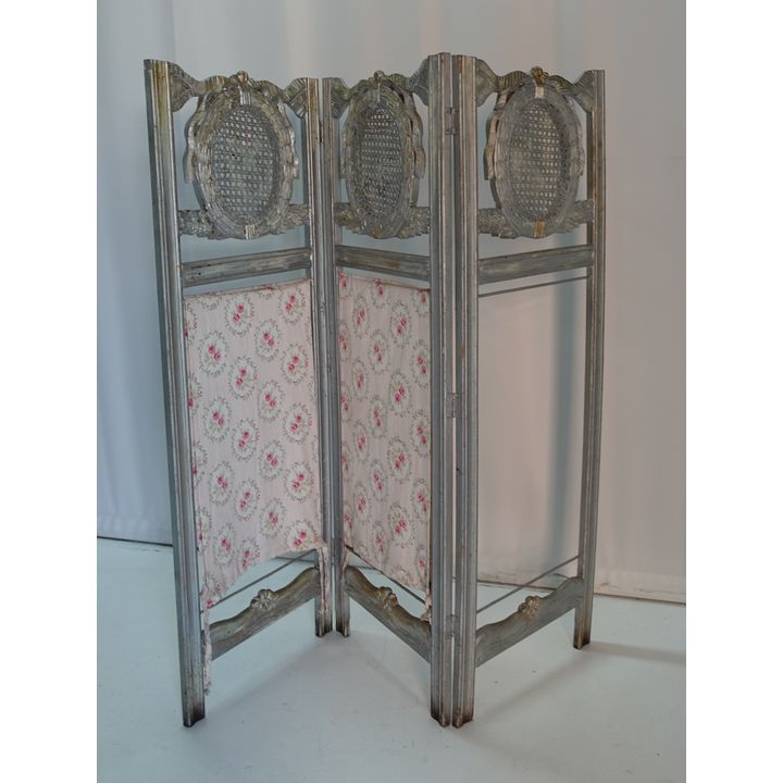 THREE-PANEL SCREEN