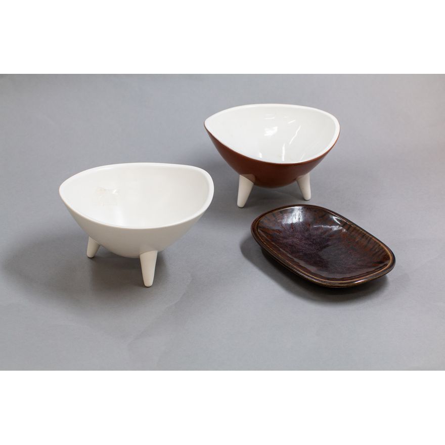 Norman Wilson for Wedgwood - Two tripod bowls and a small dish