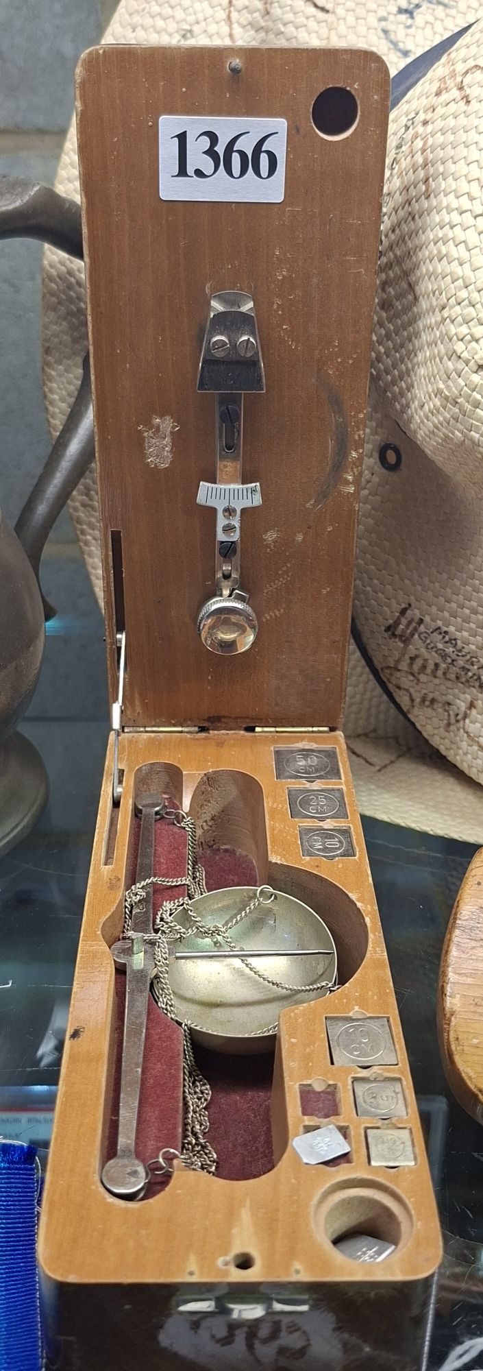 ANTIQUE BOX GOLD AND GEM SCALES