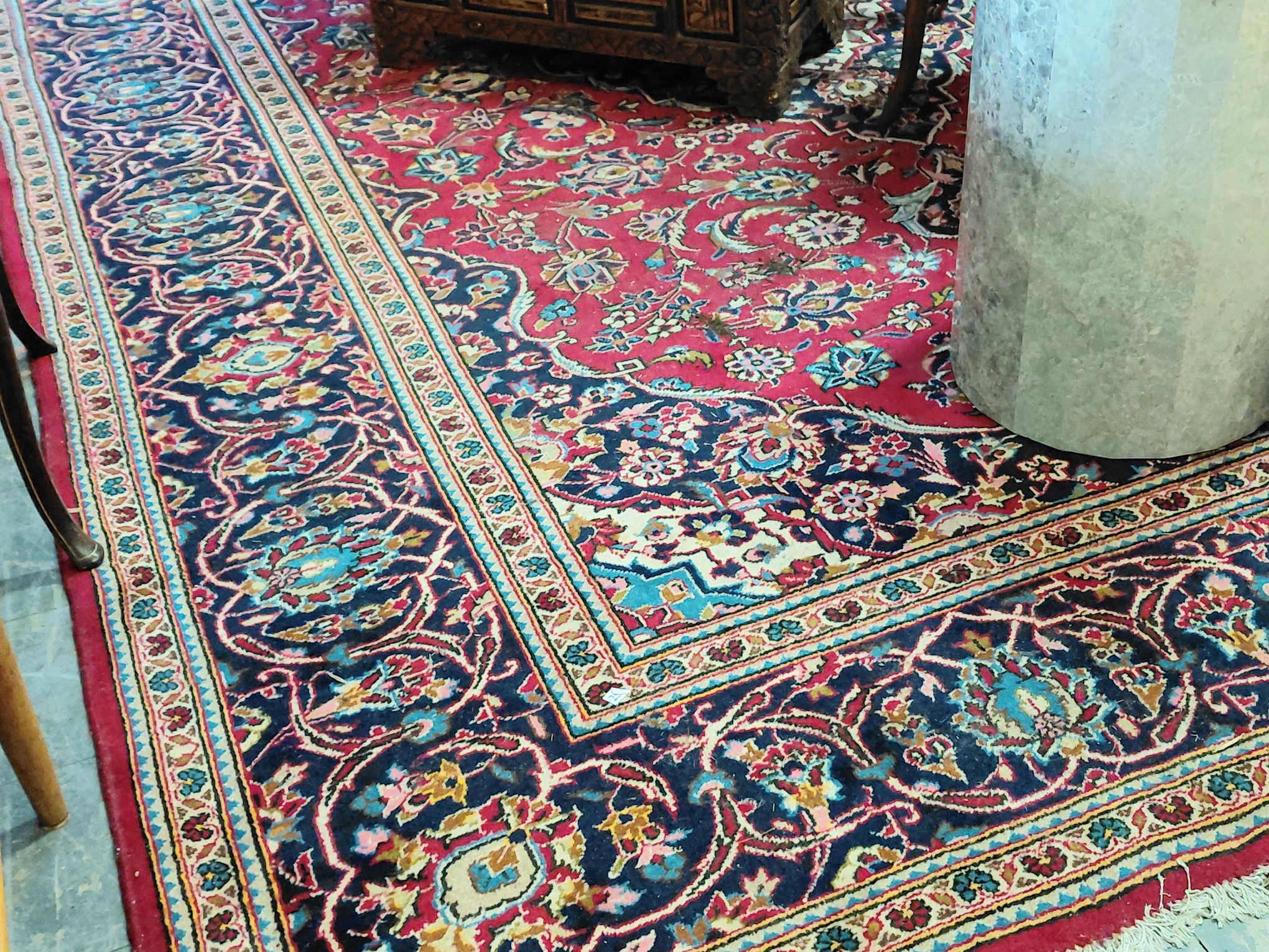 26 · PERSIAN KASHAN RUG