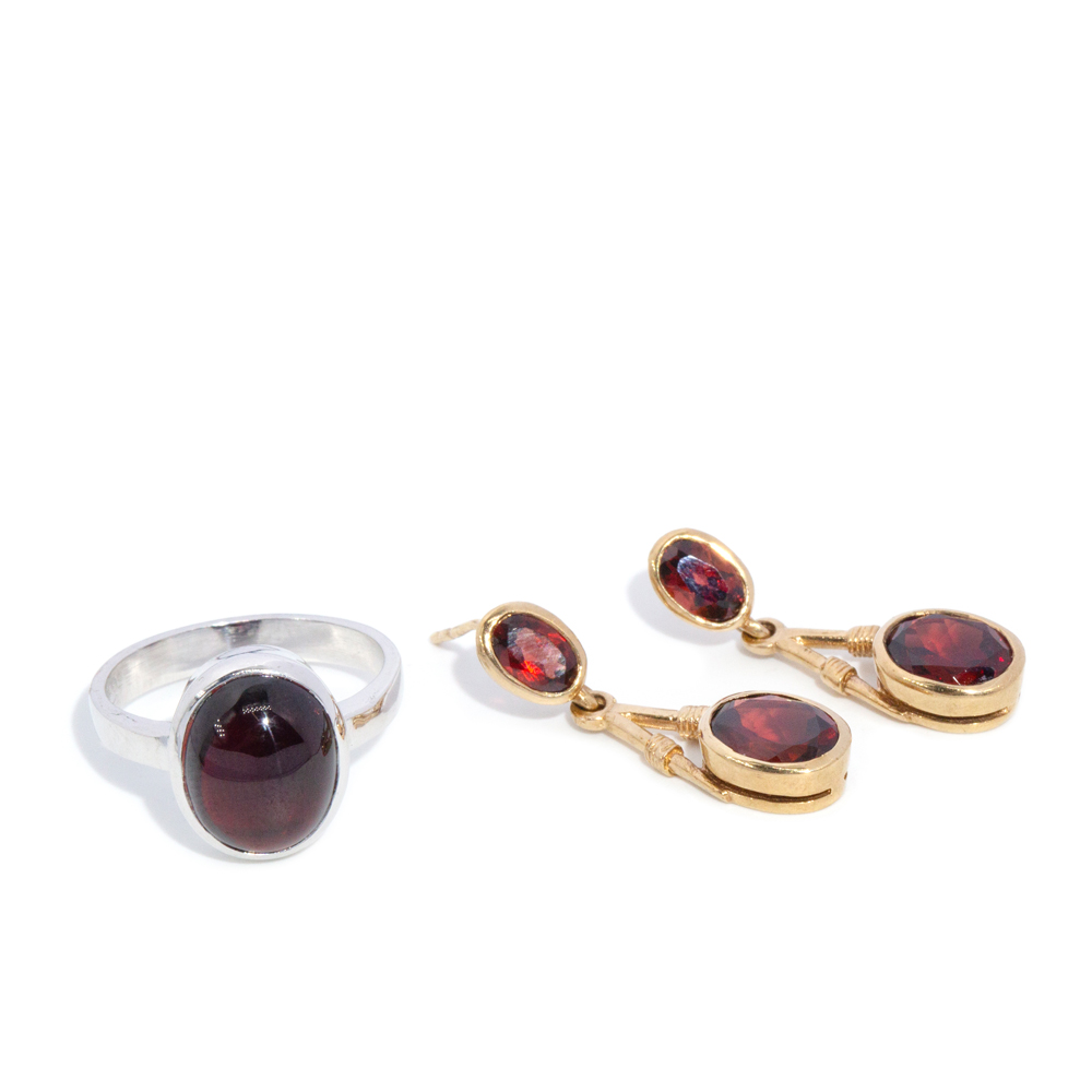 88 · Garnet Ring & Drop Earrings 9ct Gold