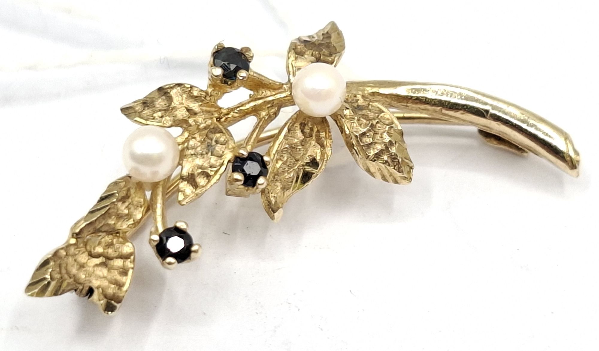 9ct Gold Brooch
