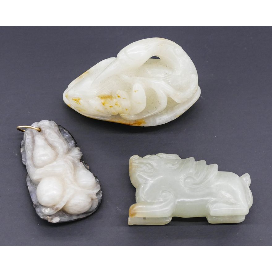 3pc Chinese Qing Jade Pebble Carvings and Pendant