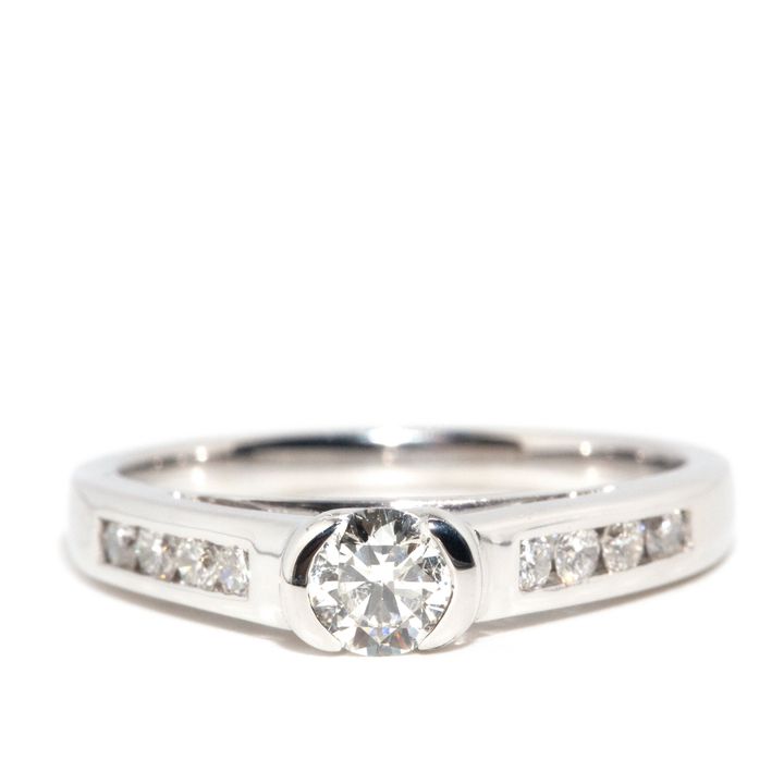 18 Carat White Gold 0.50 TDW Diamond Ring,