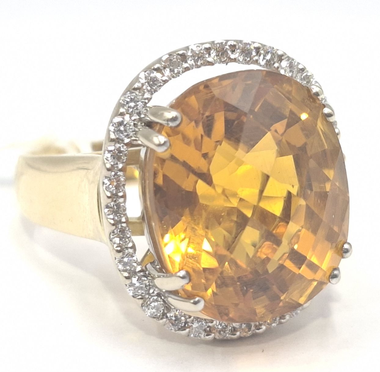 18ct Gold Citrine And Diamond Ring