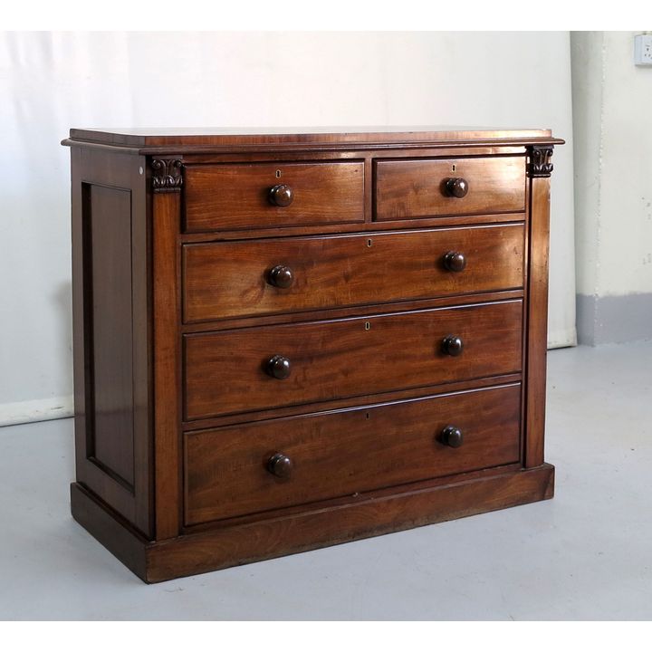 VICTORIAN MAHOGANY CHEST OF DRAWERS