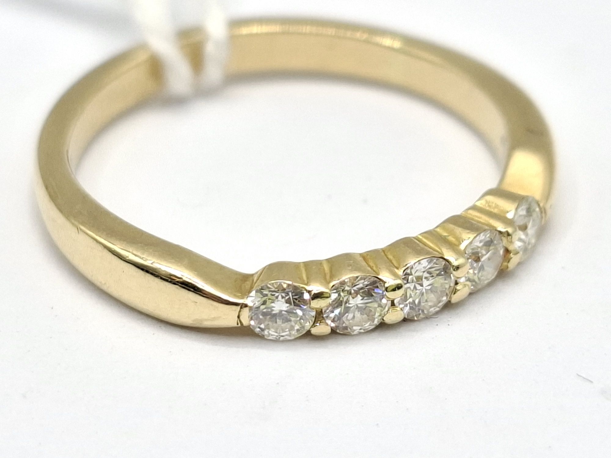18ct Gold And Diamond Ring