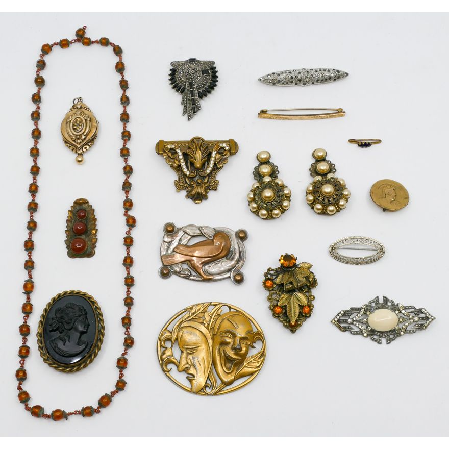 Box 1940's Costume Fur Clips etc.
