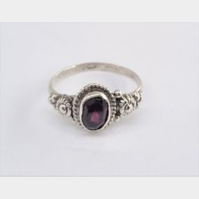 LOVELY LADIES SILVER RING WITH RED/BLACK STONE 1.57G - 50691/53