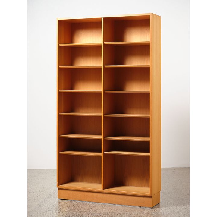 Poul Hundevad - Upright bookcase