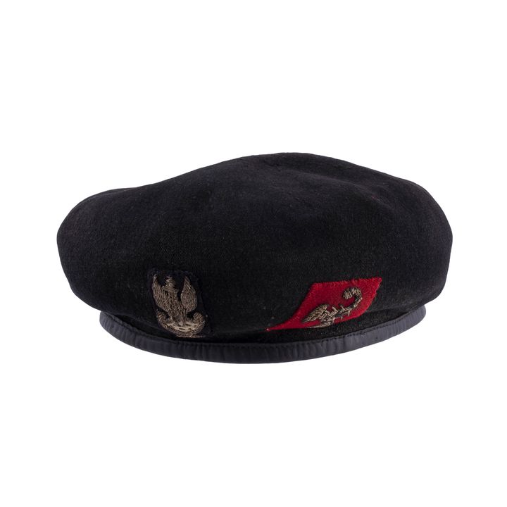 Beret starszego szeregowego 4. Pułku Pancernego Skorpion