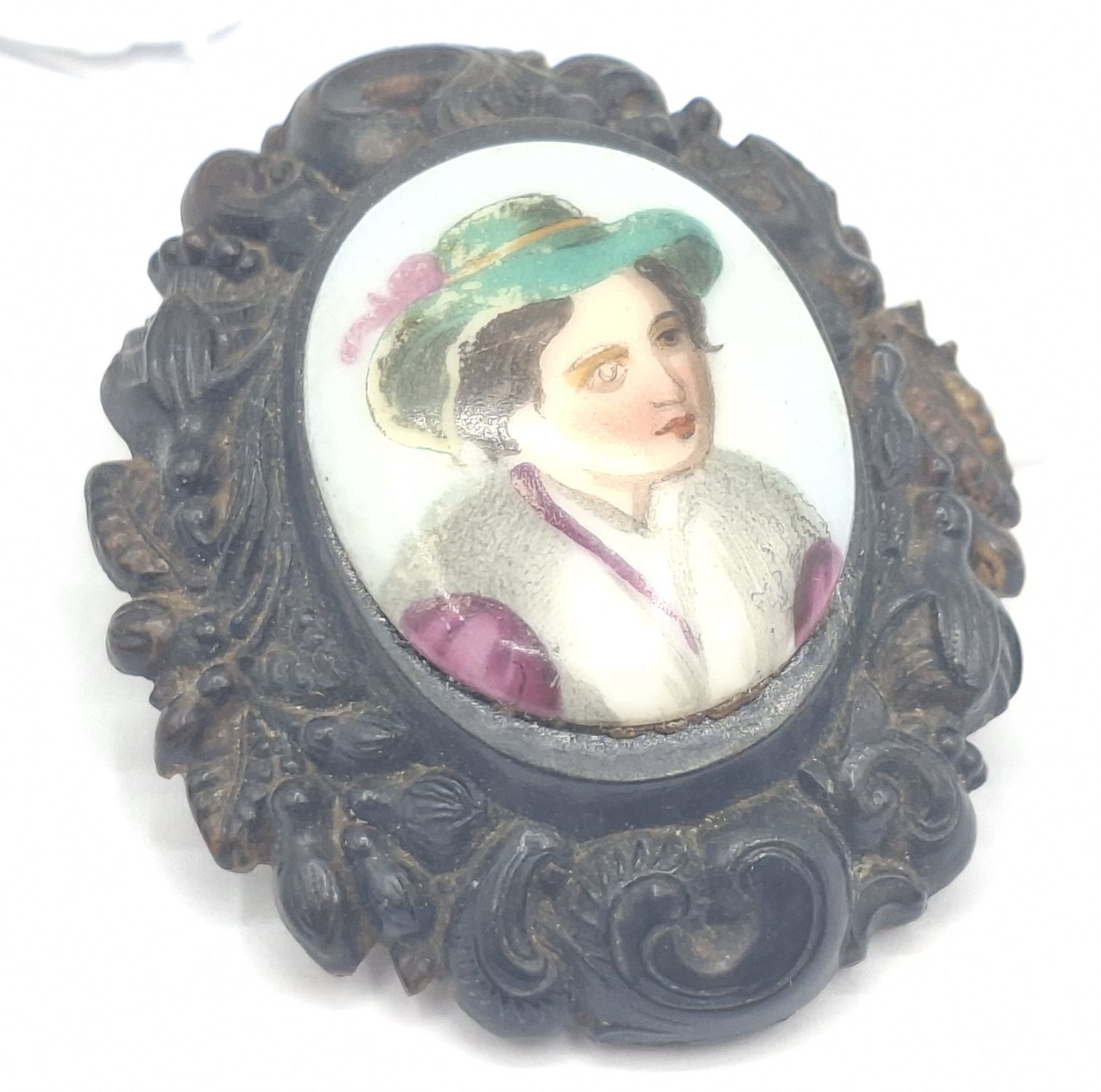 1135 · VICTORIAN BROOCH
