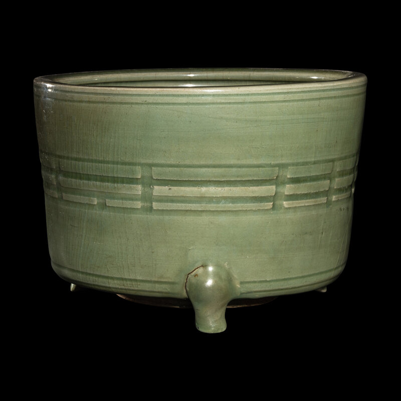A wucai 'official' vase, 17th century | 十七世紀五彩高士圖瓶