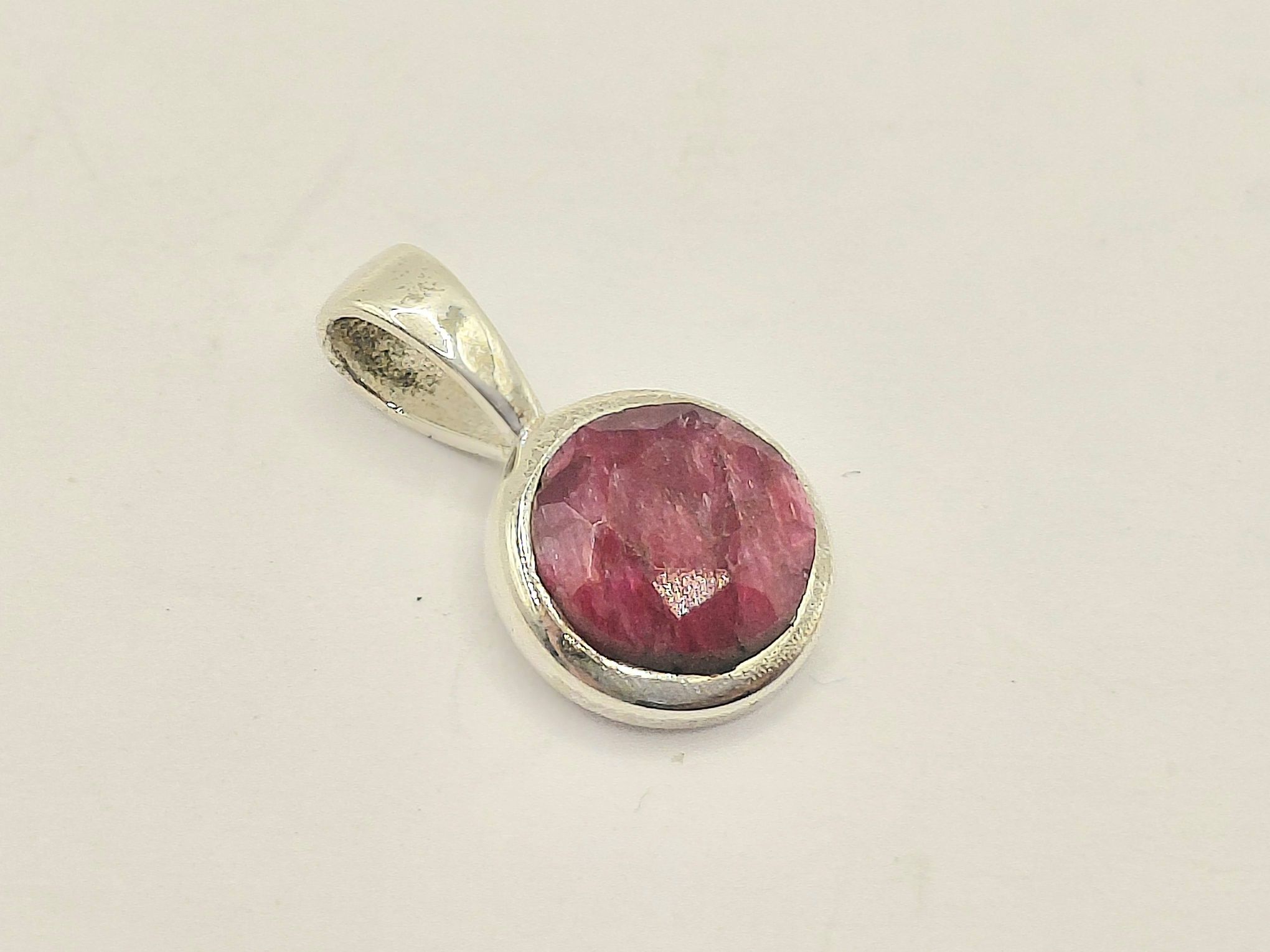 15 · RUBY GEMSTONE
