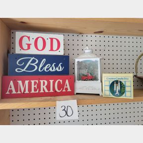 Patriotic decoration and Christmas musical snowglobe