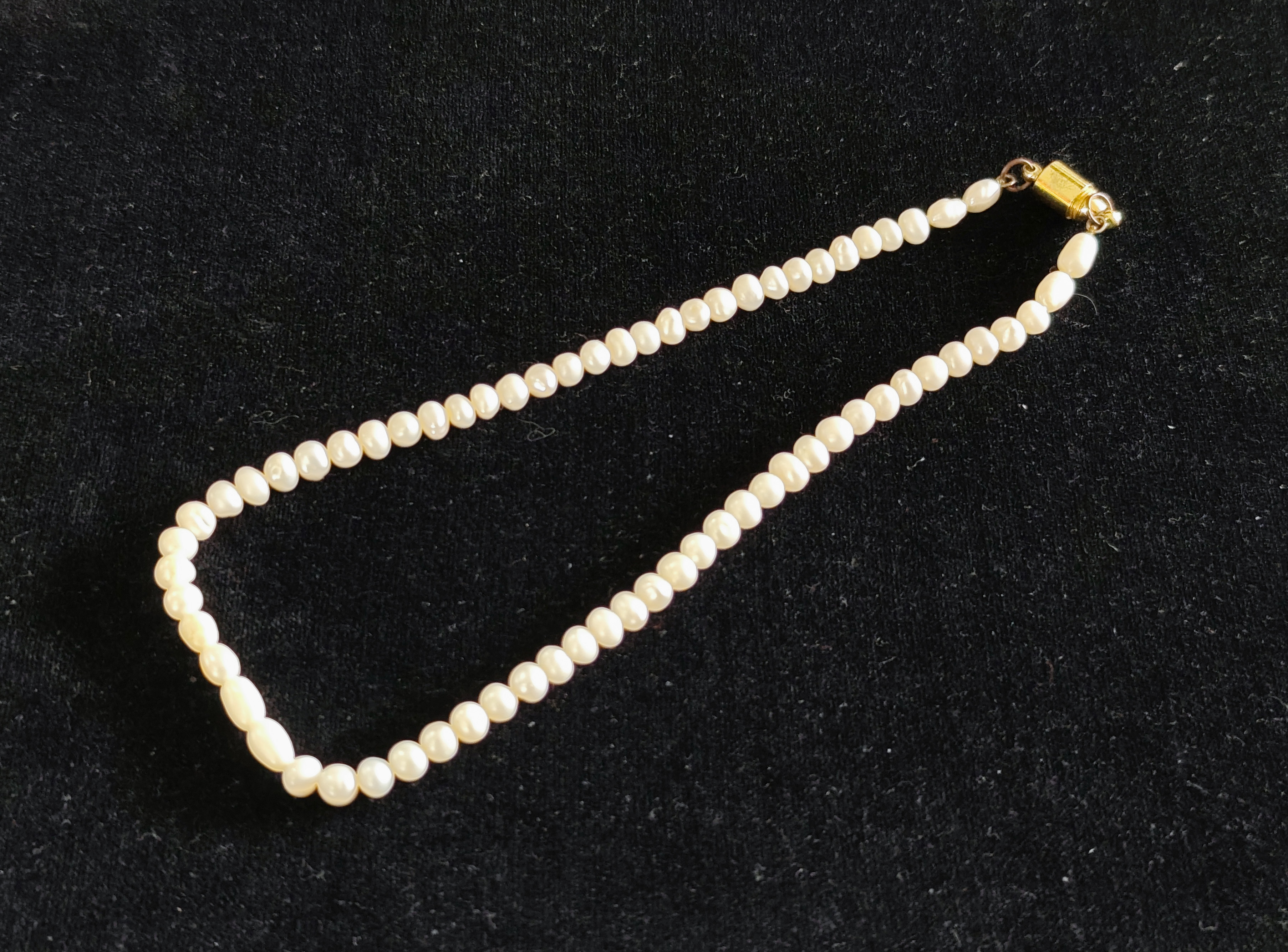 Vintage Pearl Necklace in Case — sold at auction in New Zealand for $50