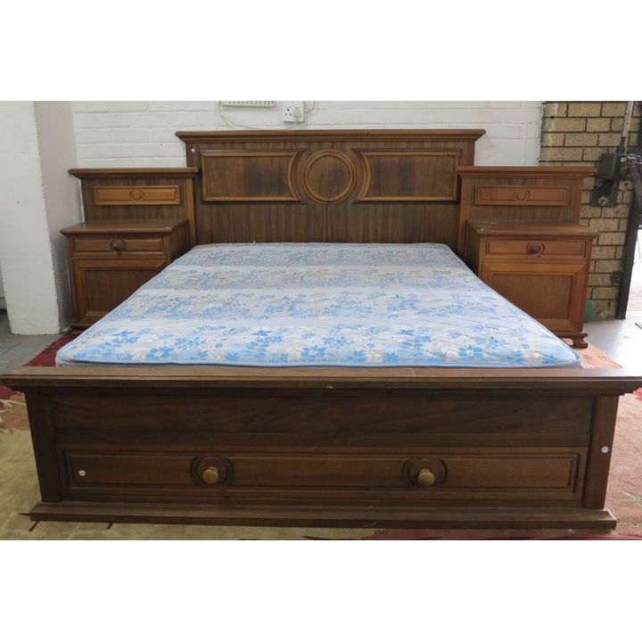 QUEEN SIZE BED WITH PAIR OF PEDESTALS,