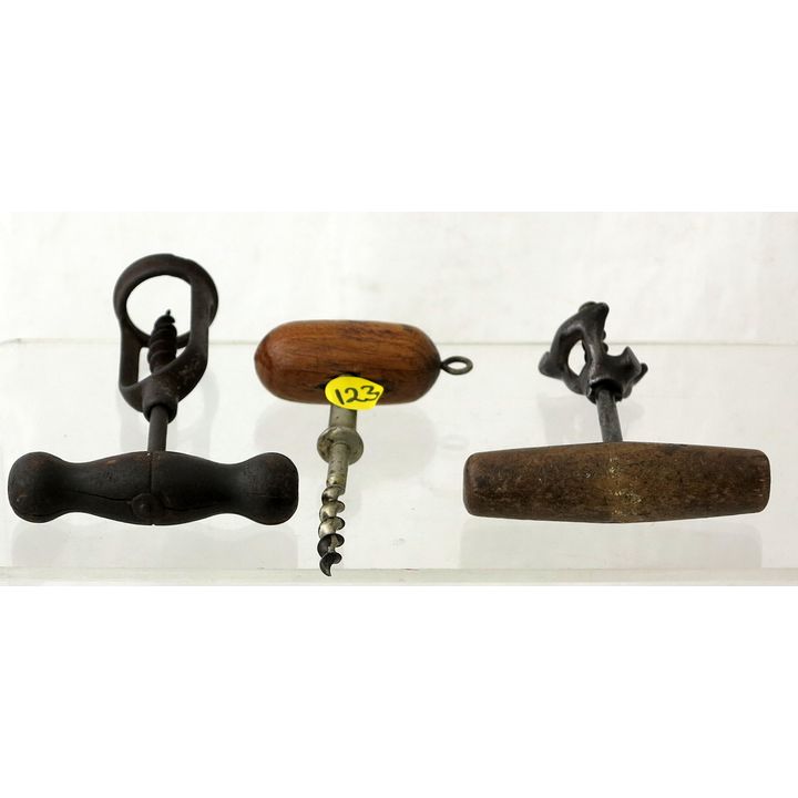 A COLLECTION OF 3 19/20TH CENTURY CORKSCREWS.
