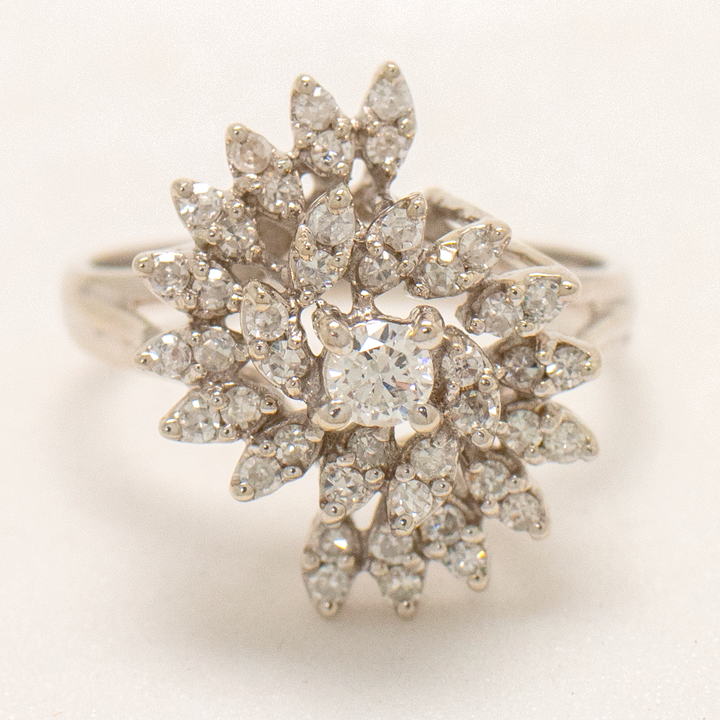 ANILLO TIPO COCTEL CON DIAMANTES