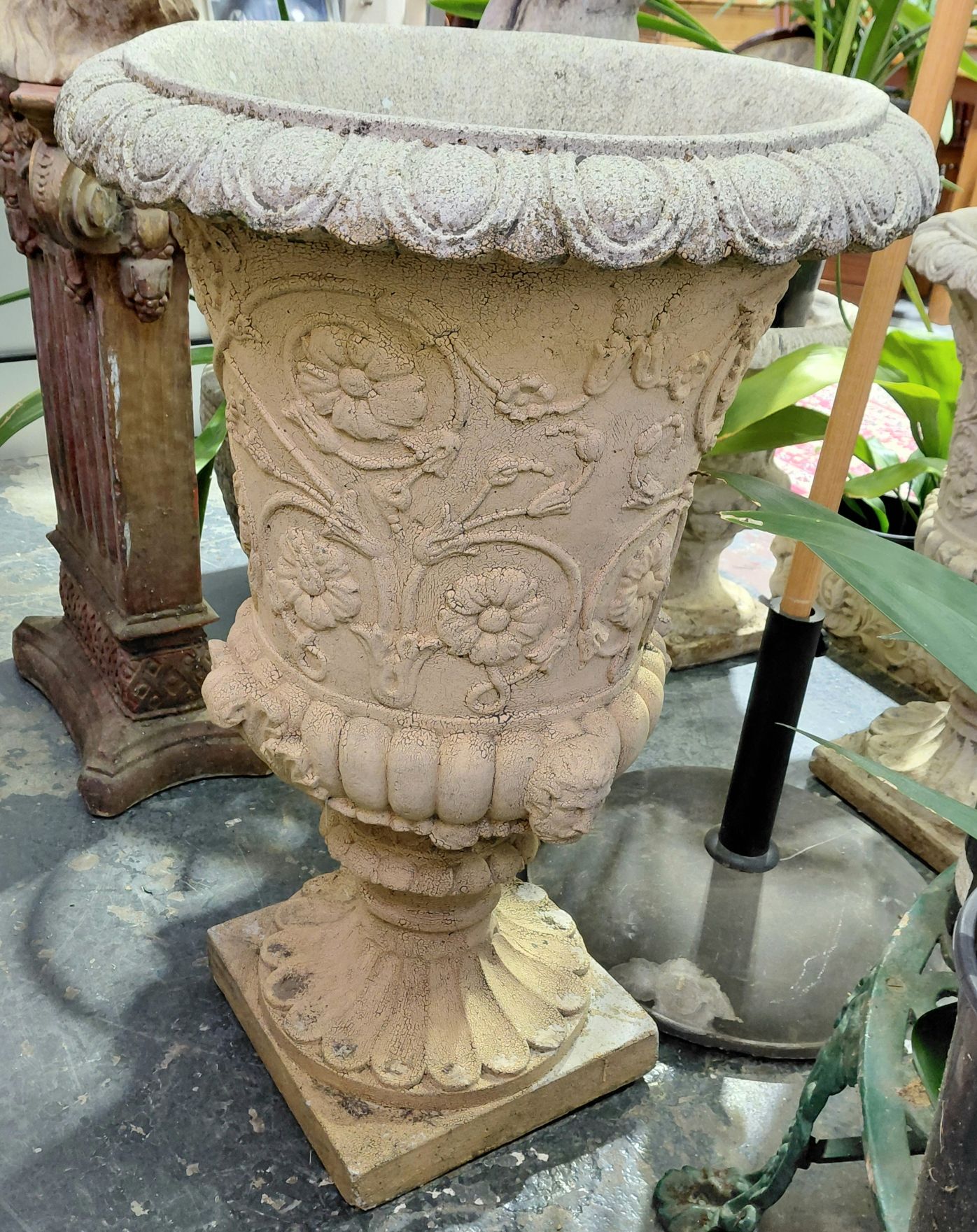 211 · LARGE CONCRETE POT