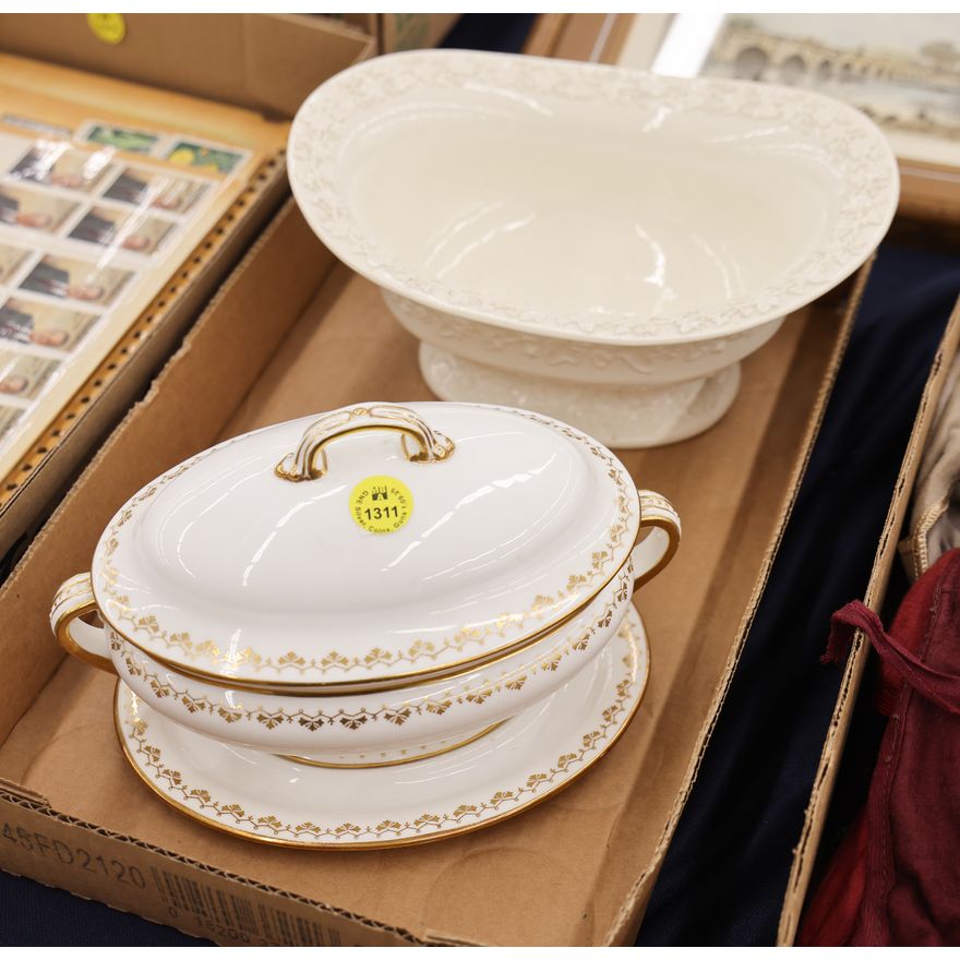 Box Minton & Wedgwood Servers