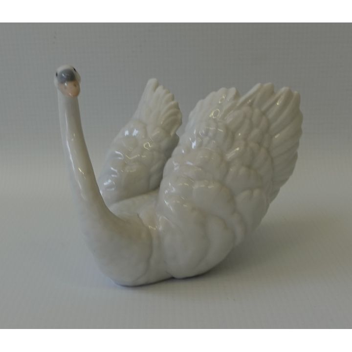 LLADRO FIGURE
