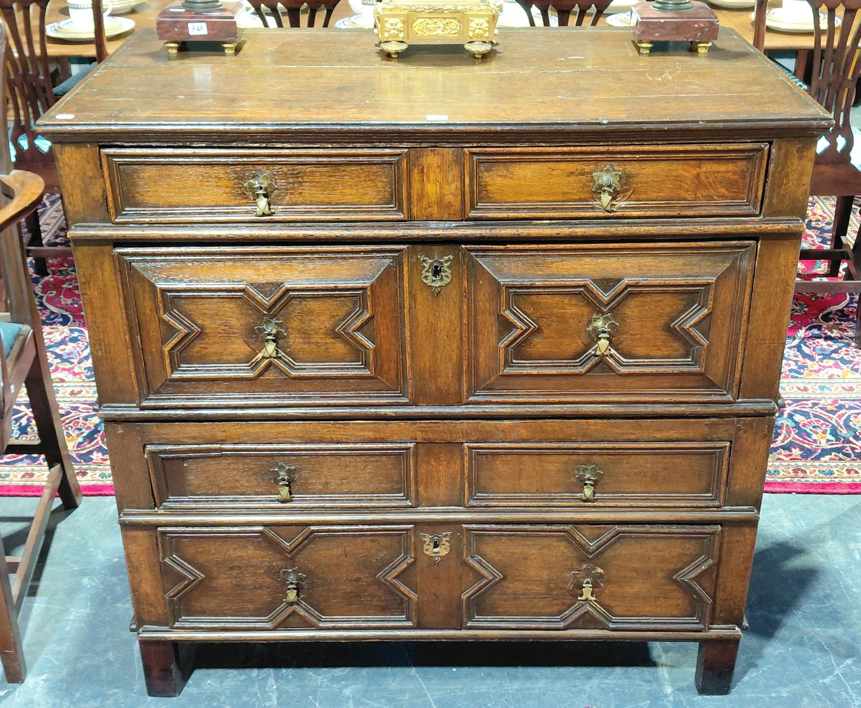 543 · 18THC. OAK CHEST OF DRAWERS