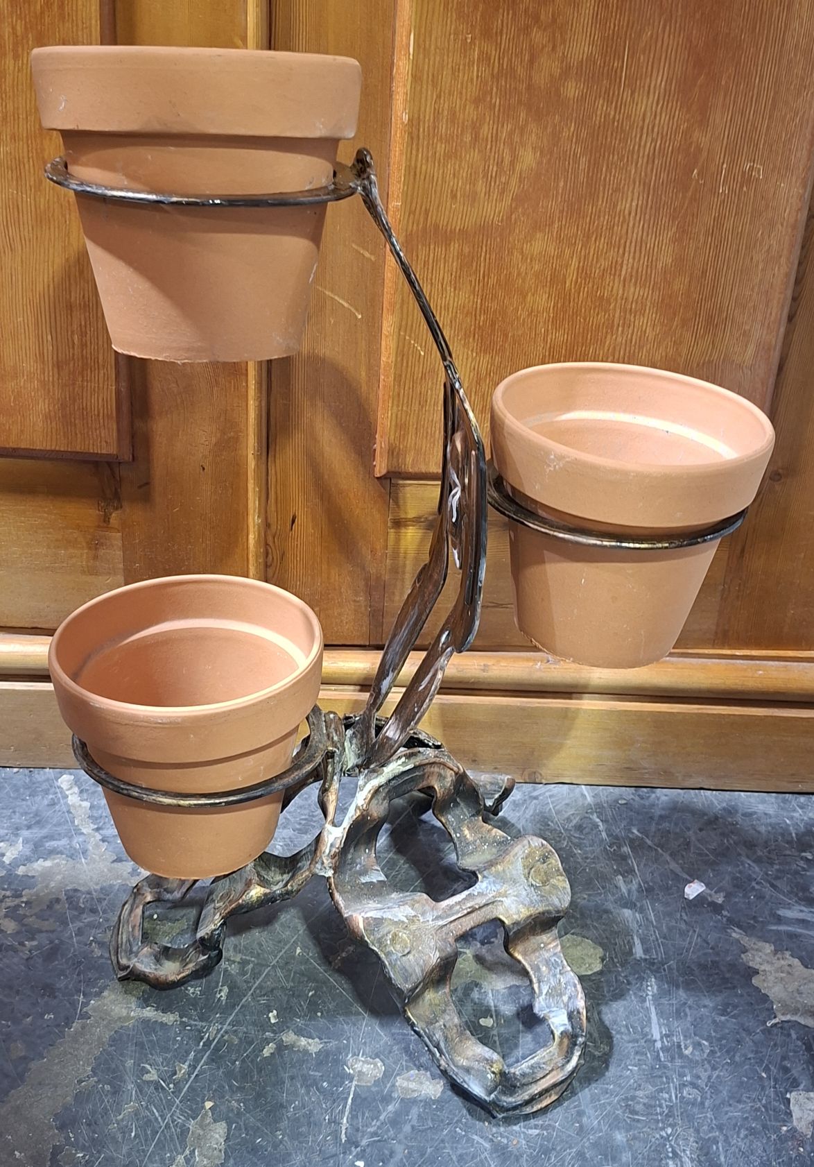 Retro Pot Stand