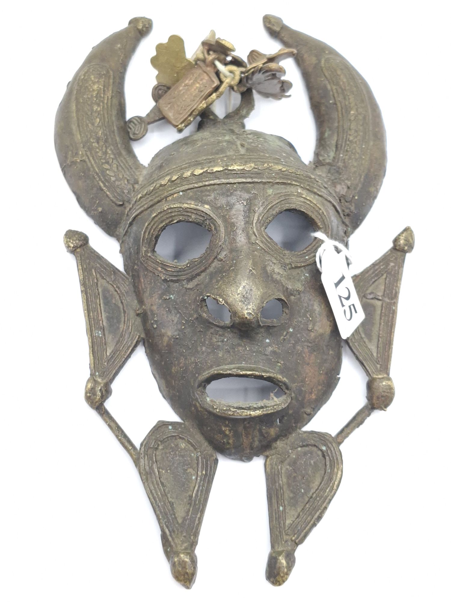 125 · AFRICAN OPEN FACED JEWELLERY BOX