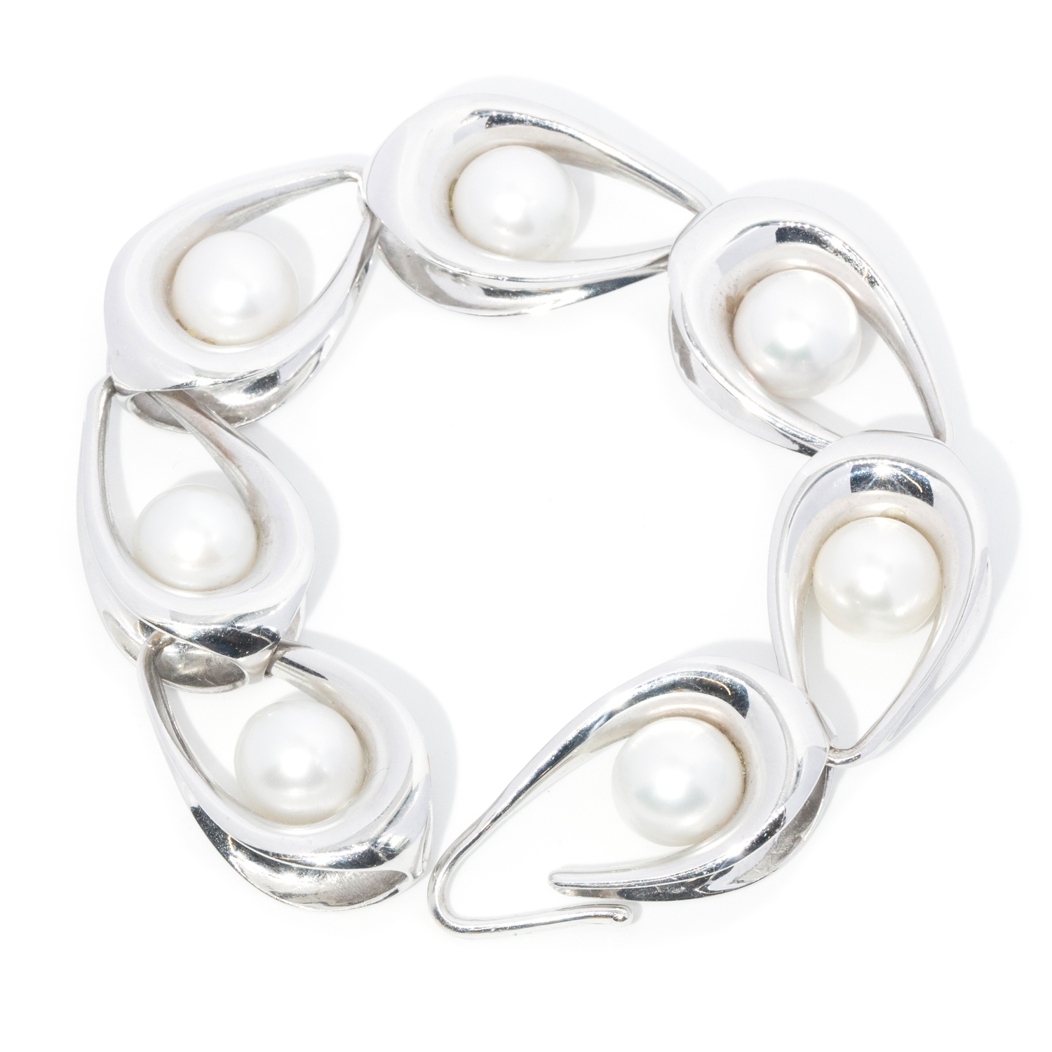 18ct White Gold South Sea Pearl Bracelet