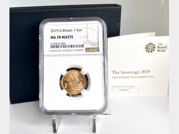 2019 QUEEN ELIZABETH II MATTE GOLD SOVEREIGN MS70