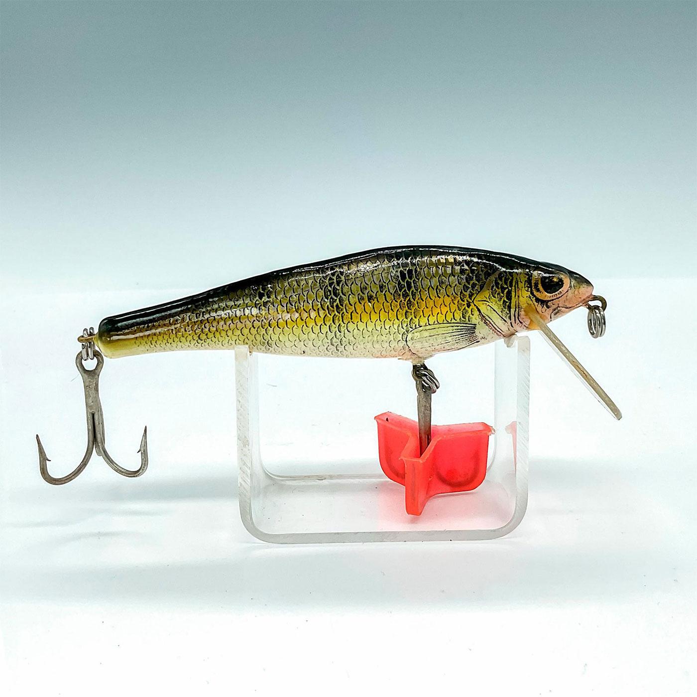 Small Photo Realistic Lure with Three Hooks