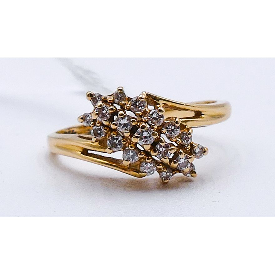 Ladies 14k Diamond Spray Ring Size 6 - 2.5 Grams