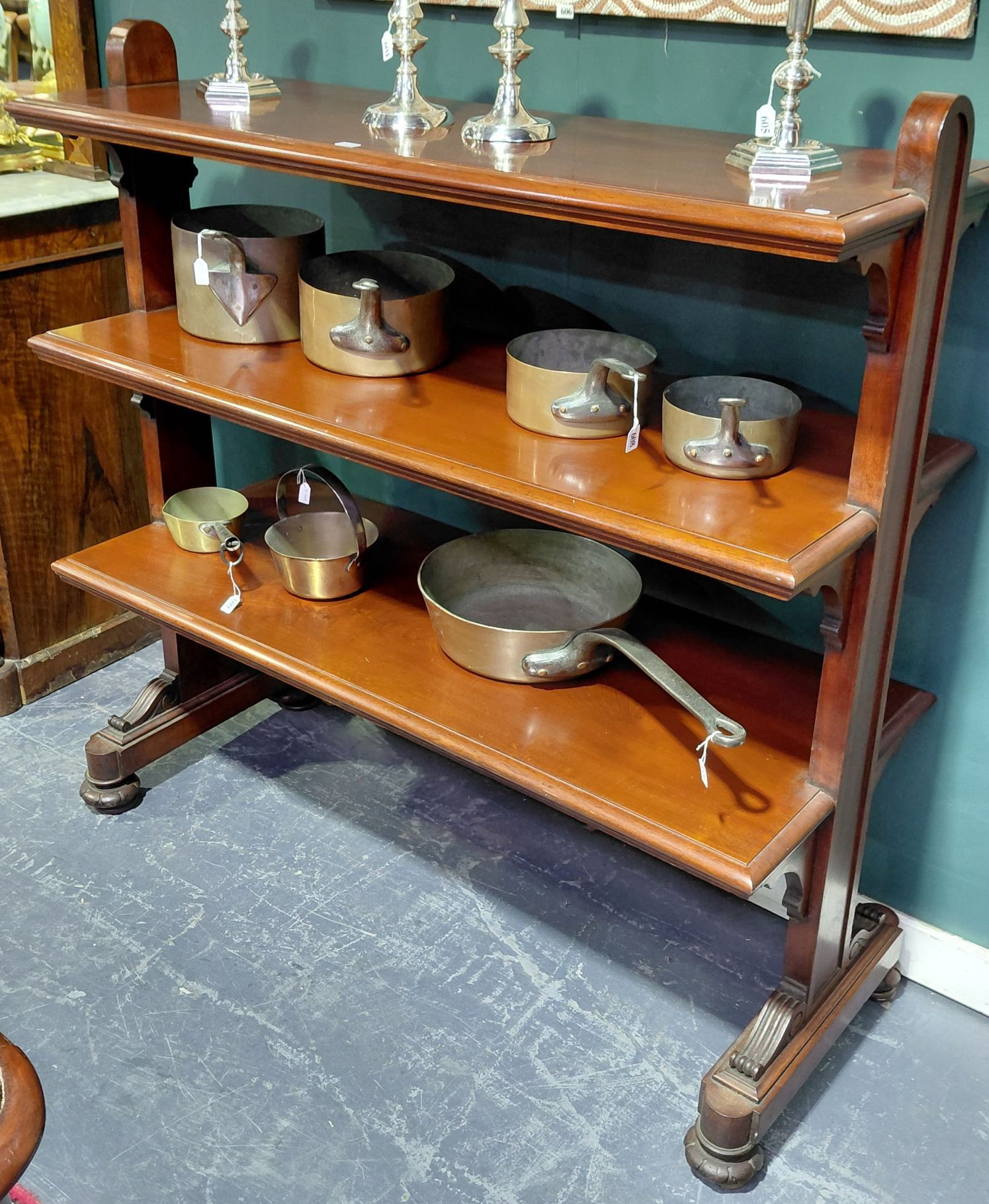 603 · VICTORIAN DUMBWAITER