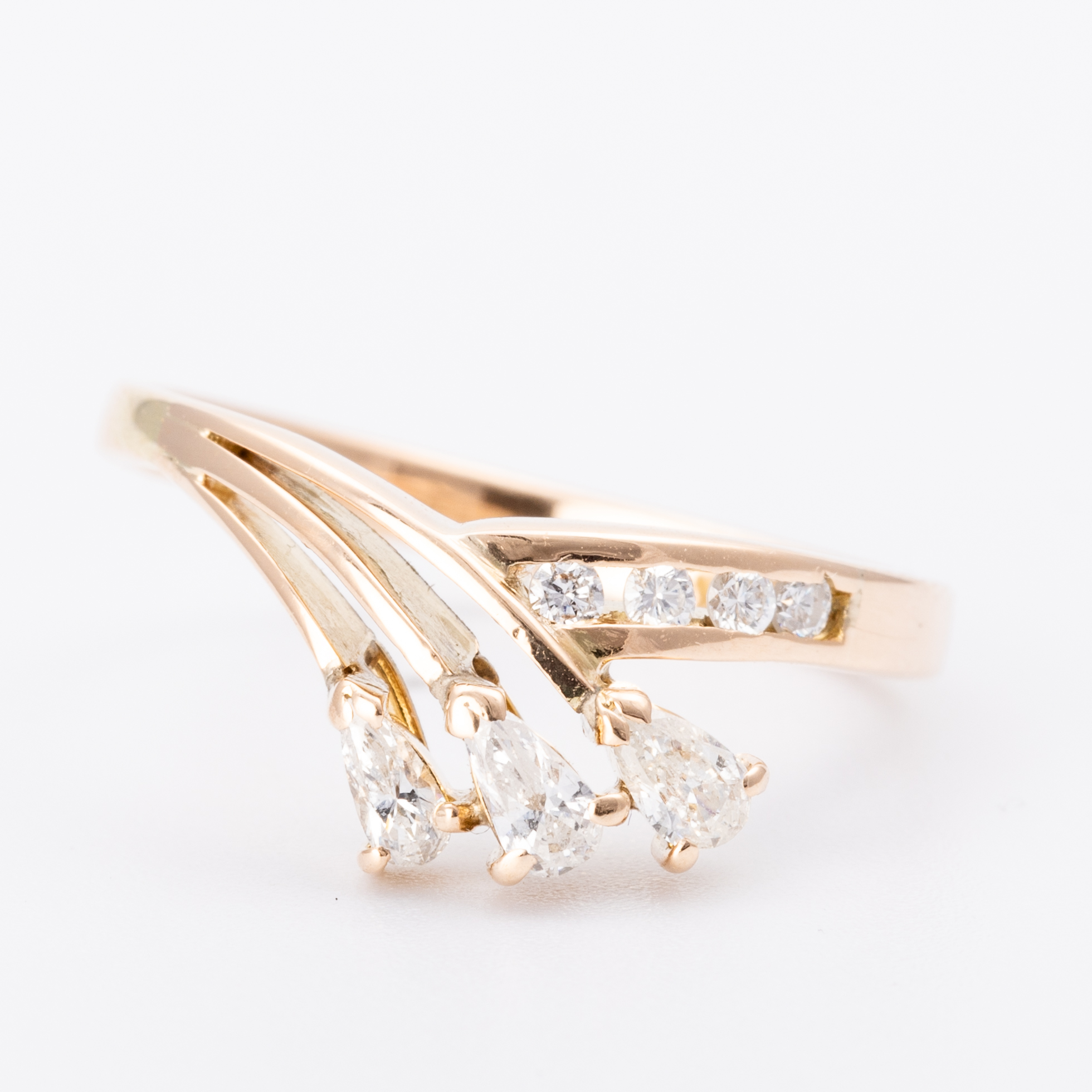 244 · Diamond Fanned Crossover Ring 14ct Gold