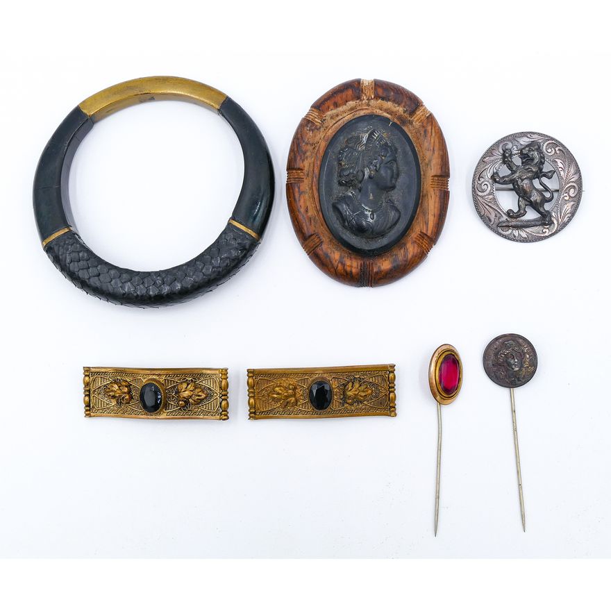 Box Misc. Antique Jewelry & Stick Pins