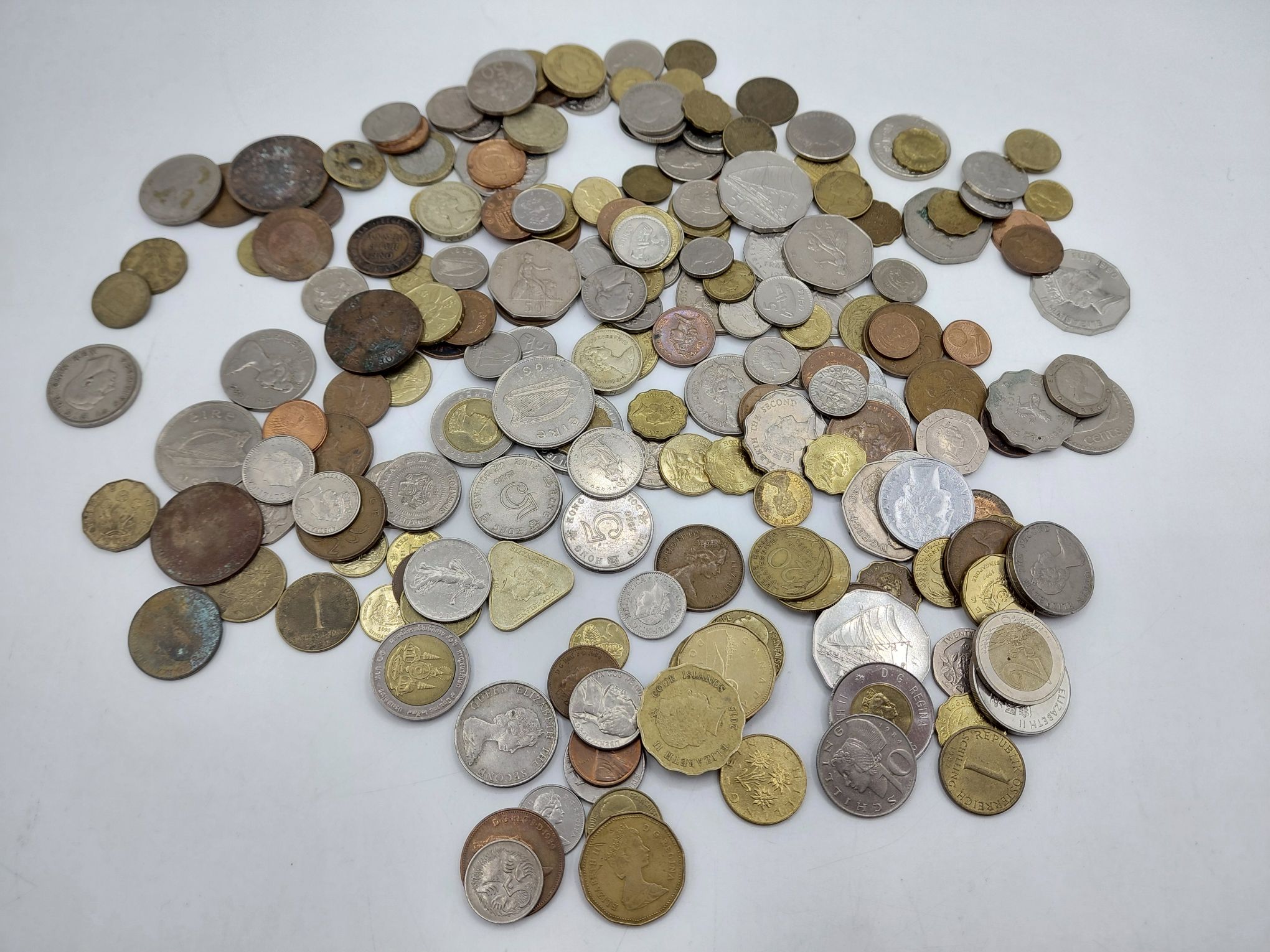 389 · COLLECTION OF WORLD COINS
