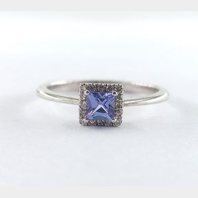16 Round Diamonds + 0.30ct Princess Cut Tanzanite In With Gold Ring Colour Ij Clarity Si - 51533/02