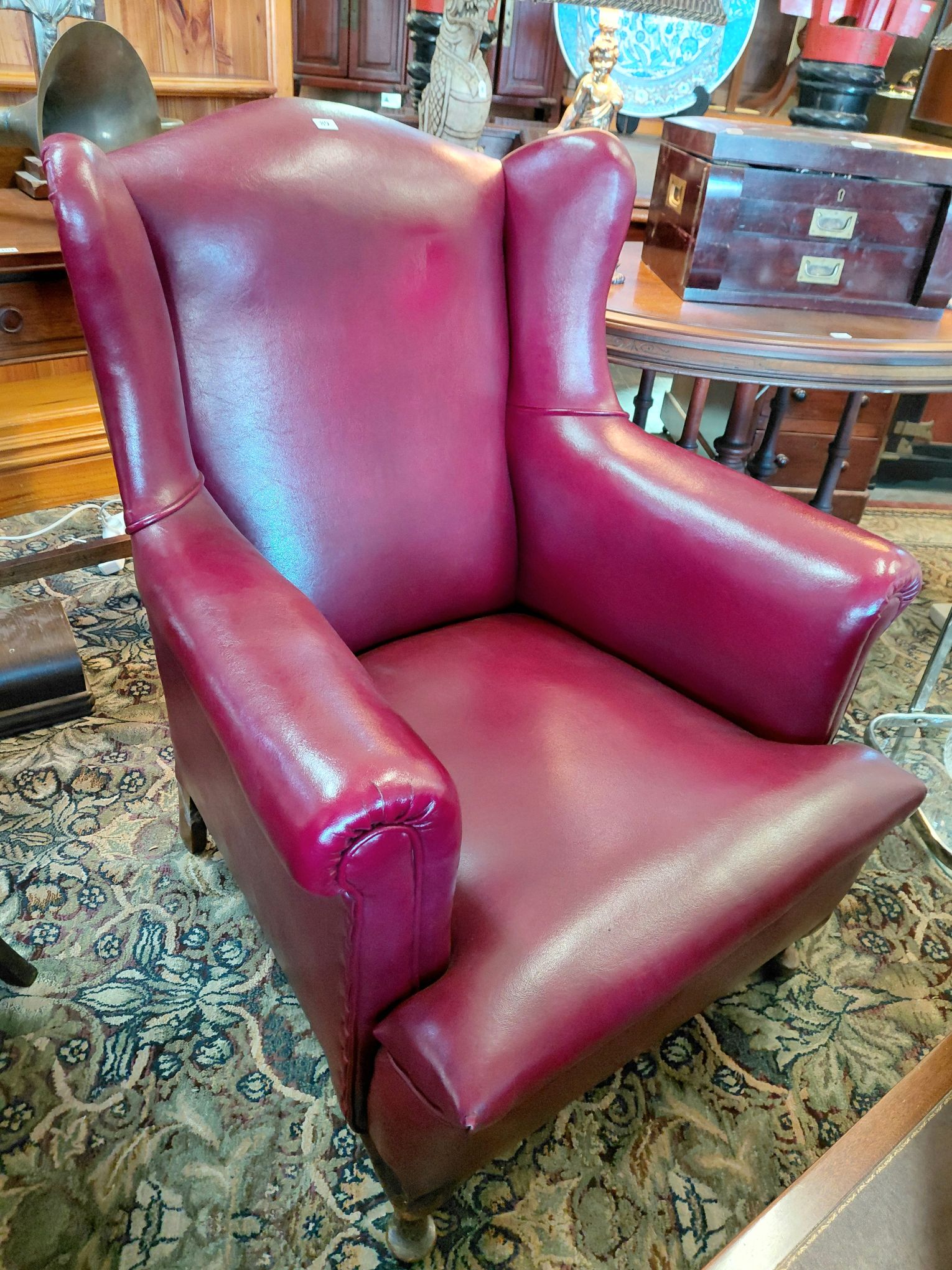 89 · WINGBACK ARMCHAIR