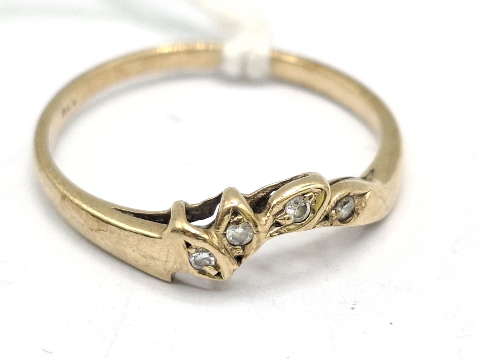 9ct Diamond Row Ring