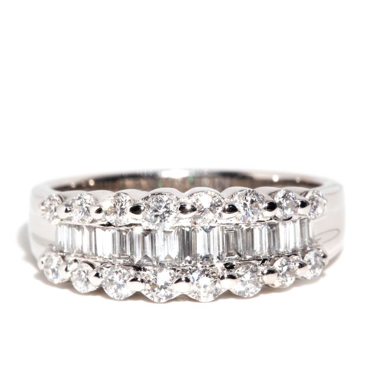 18 Carat White Gold 0.63 Carat TDW Diamond Ring,