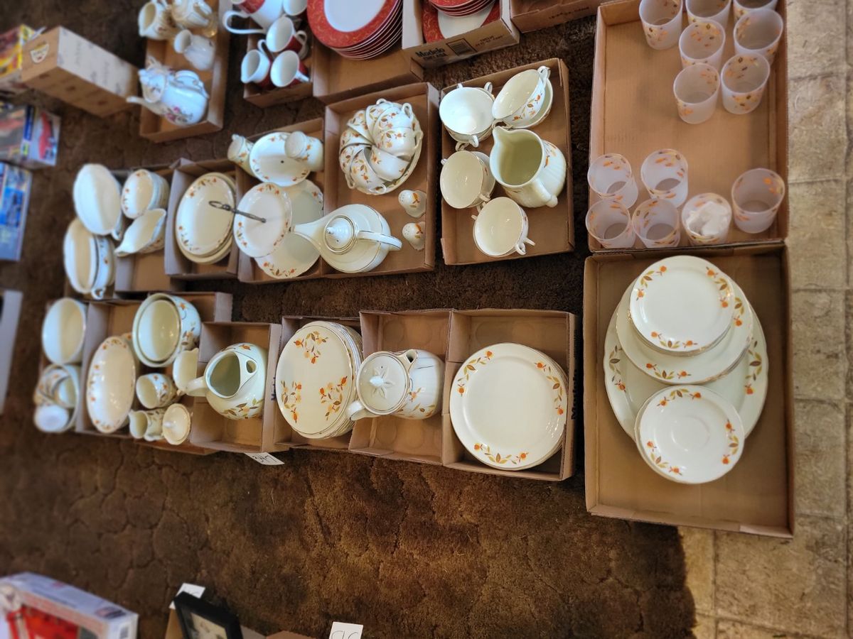 Set of HallJewel Tea Dinnerware Midwest Auctions, LLC